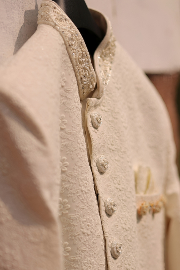 How to Choose a Sherwani for the Groom