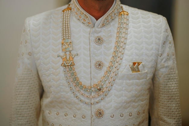 What is the Difference Between an Achkan and a Sherwani